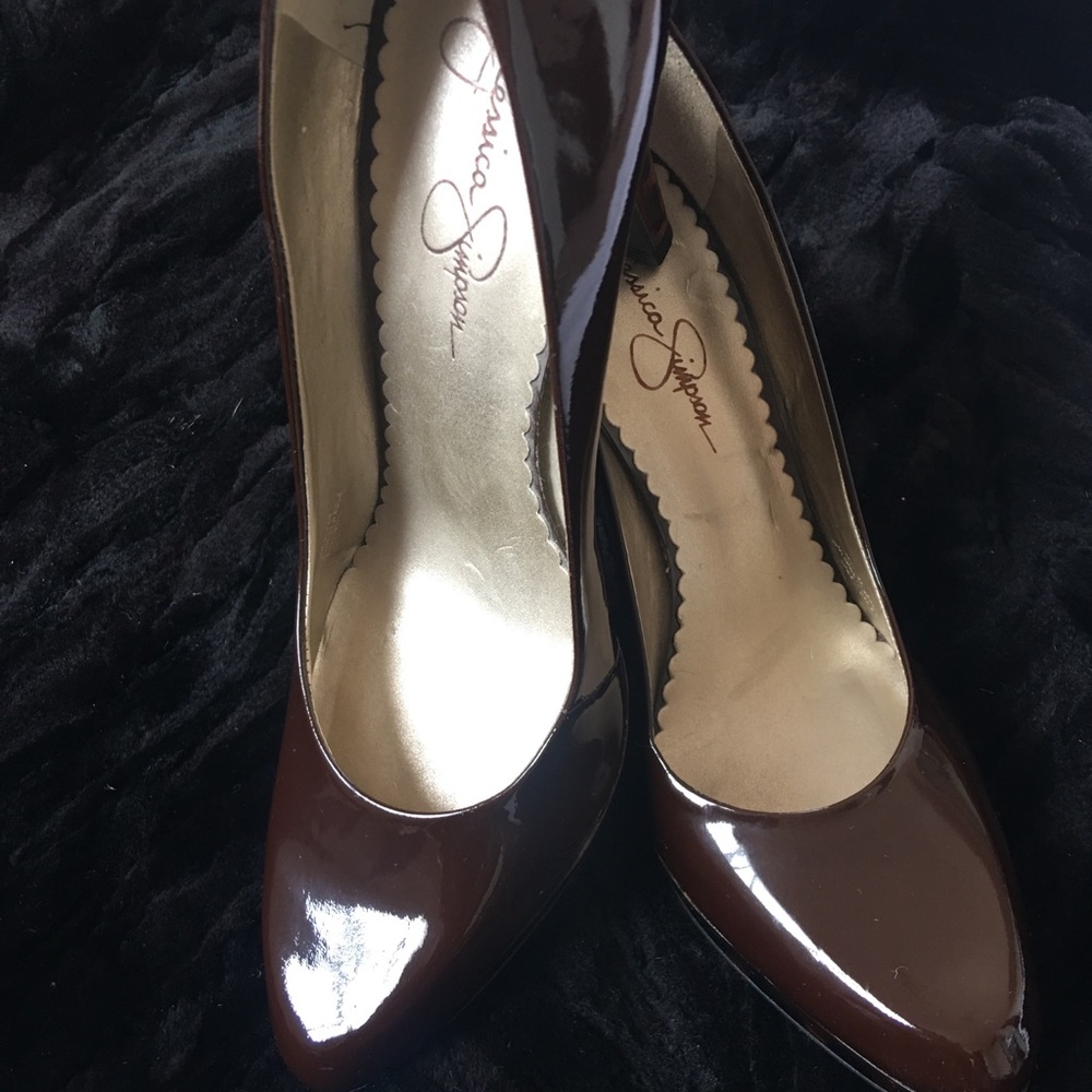 Jessica Simpson Brown pumps